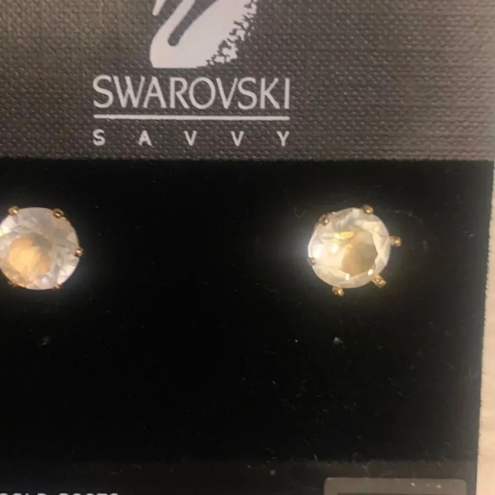 Swarovski Savvy Vintage Gold Tone Crystal Earrings Pierced Ears - Picture 4 of 4
